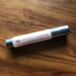 optical illusion primer